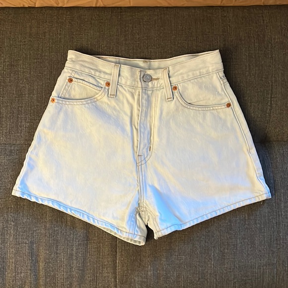 Levi’s Jean Shorts - Picture 1 of 4